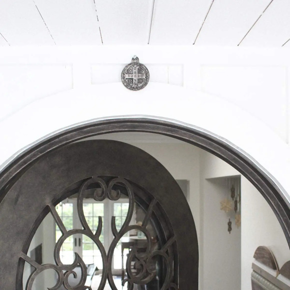 MY SAINT MY HERO House Blessing Medallion Saint Benedict Round - Picture 2 of 7